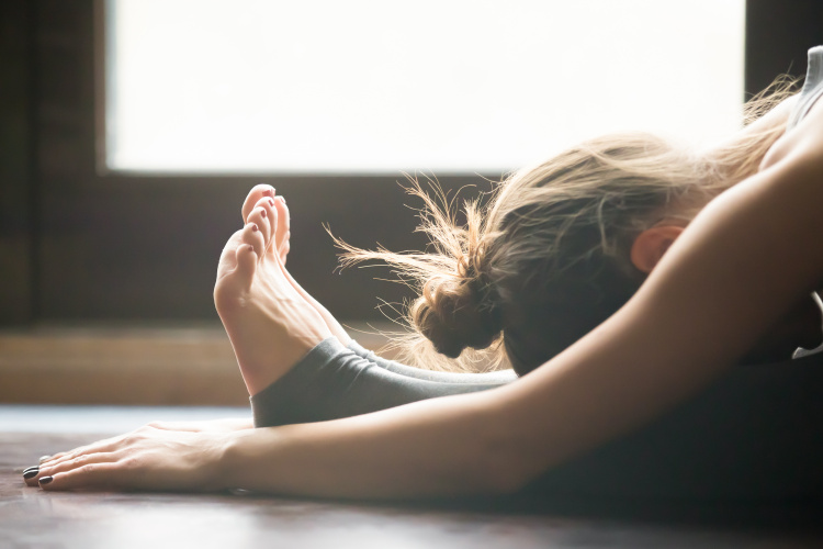 Jak cvičit jógu během menstruace?