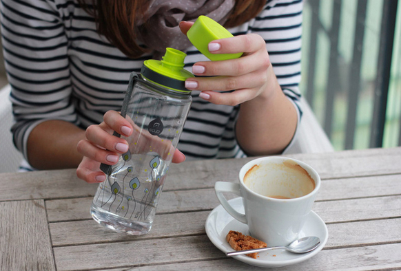 Káva, pitný režim a menstruace