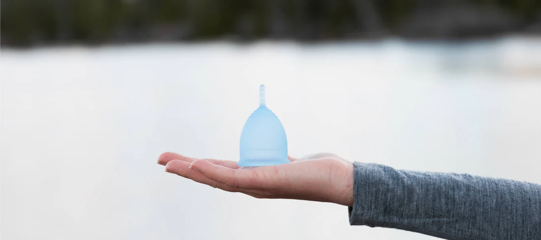 Kalíšek jako ideální zimní menstruační pomůcka 