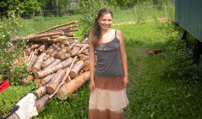 Veronika Lančaričová jako žena ze samoty u lesa.