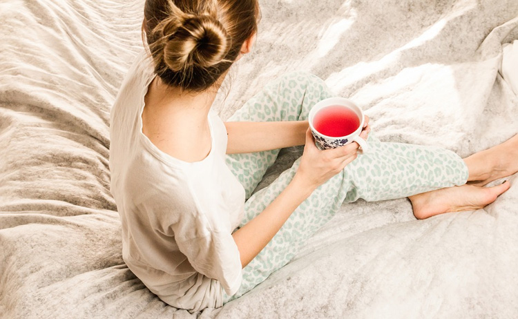 Milování během menstruace může být krásné a pomoci od bolestí